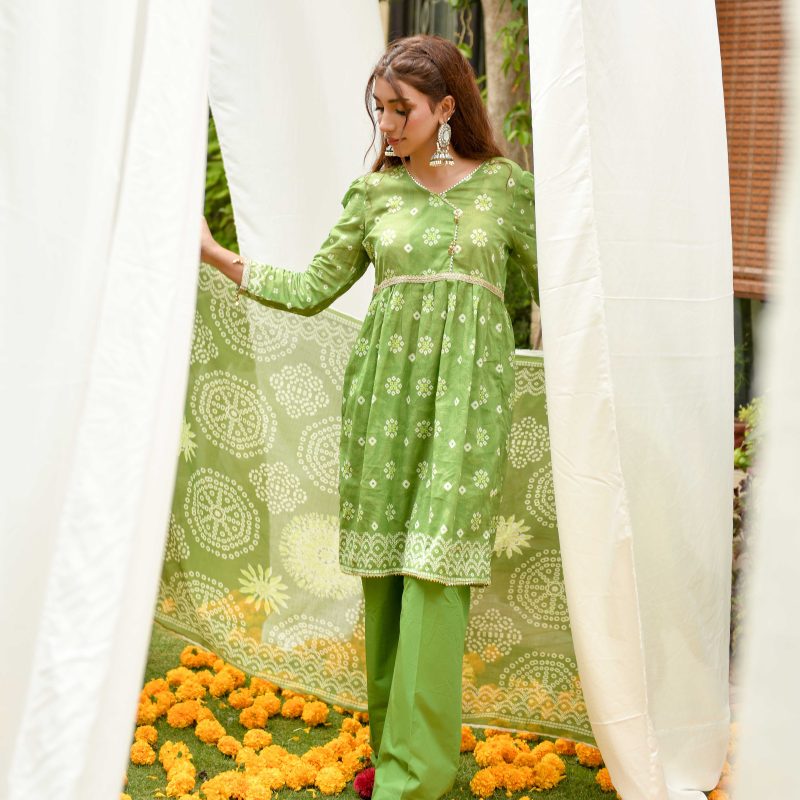 Izhaan Heritage Chunri - D01